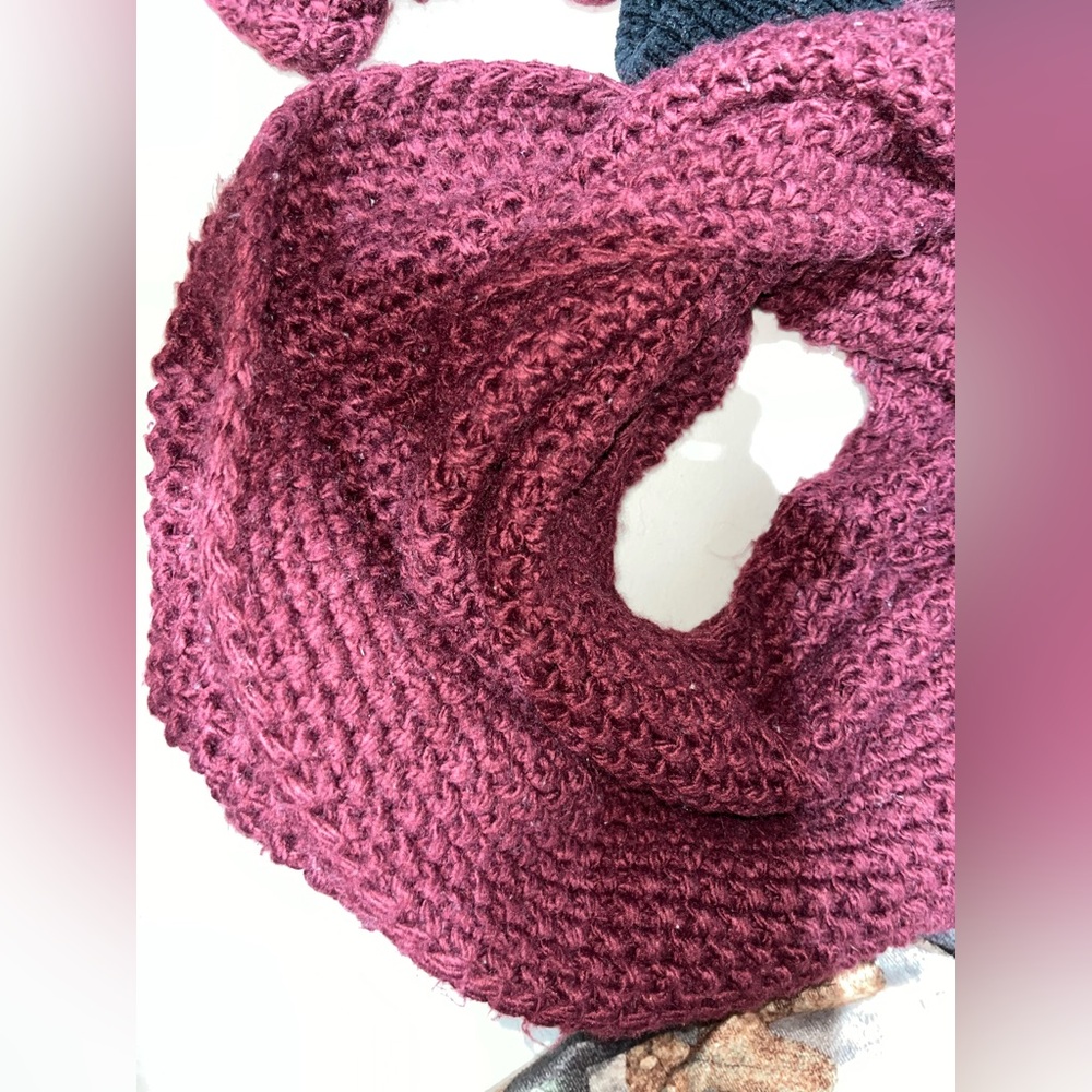 WINTER ACCESSORIES - Picture 4 of 8